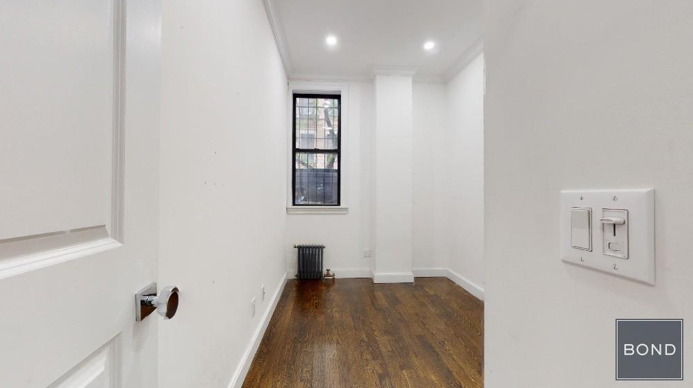 307 Mott Street - Photo 2