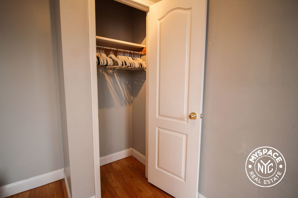 707 Sterling Place - Photo 3