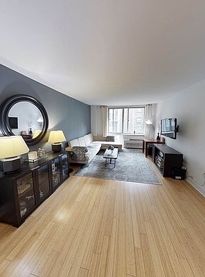 505 West 47th Street - Photo 2