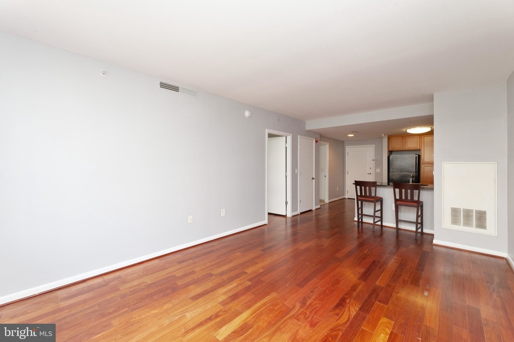 355 I Street Sw - Photo 8