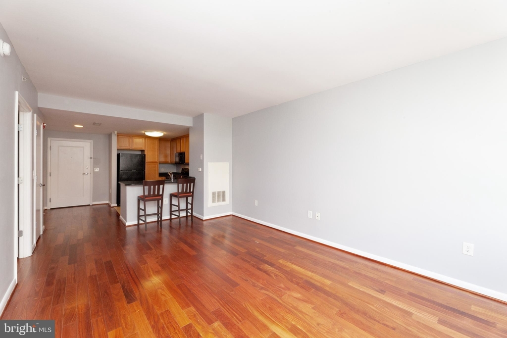 355 I Street Sw - Photo 9