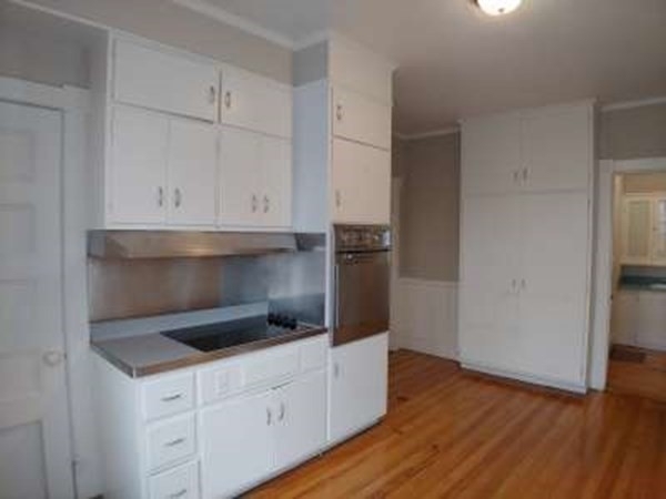 121 Pleasant St - Photo 4