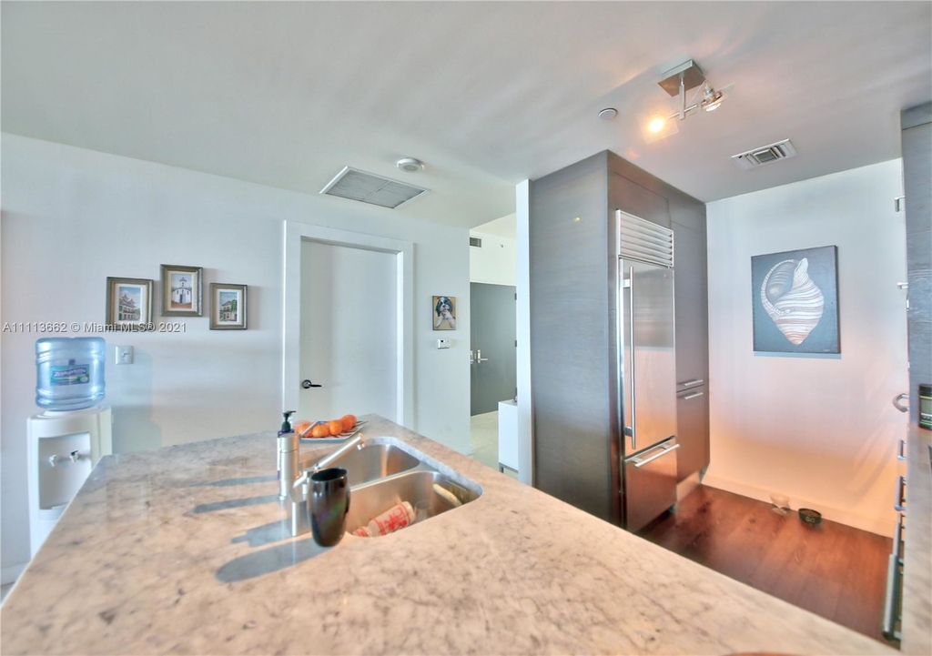 900 Biscayne Bl - Photo 3