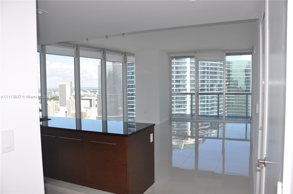 475 Brickell Ave - Photo 2