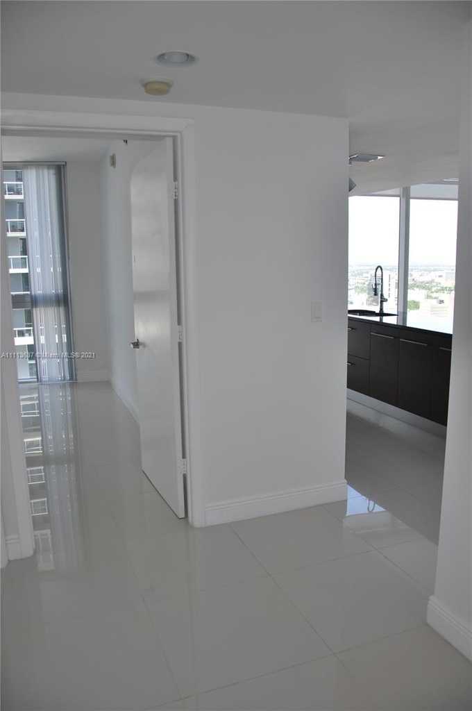 475 Brickell Ave - Photo 4