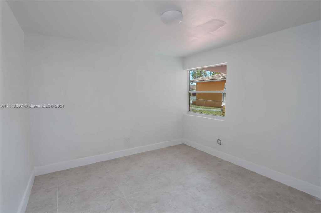 2941 Sw 36th Ave - Photo 5