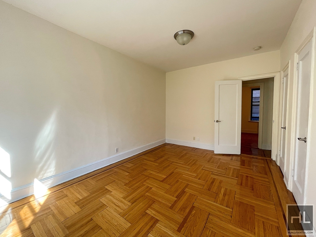 529 East 85 Street - Photo 6