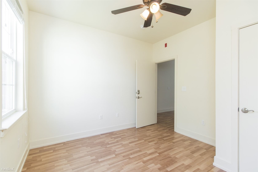 1507 Master St Unit 2 - Photo 1