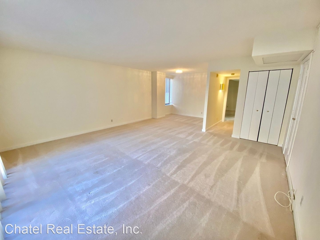 1099 22nd Street Nw #309 - Photo 2