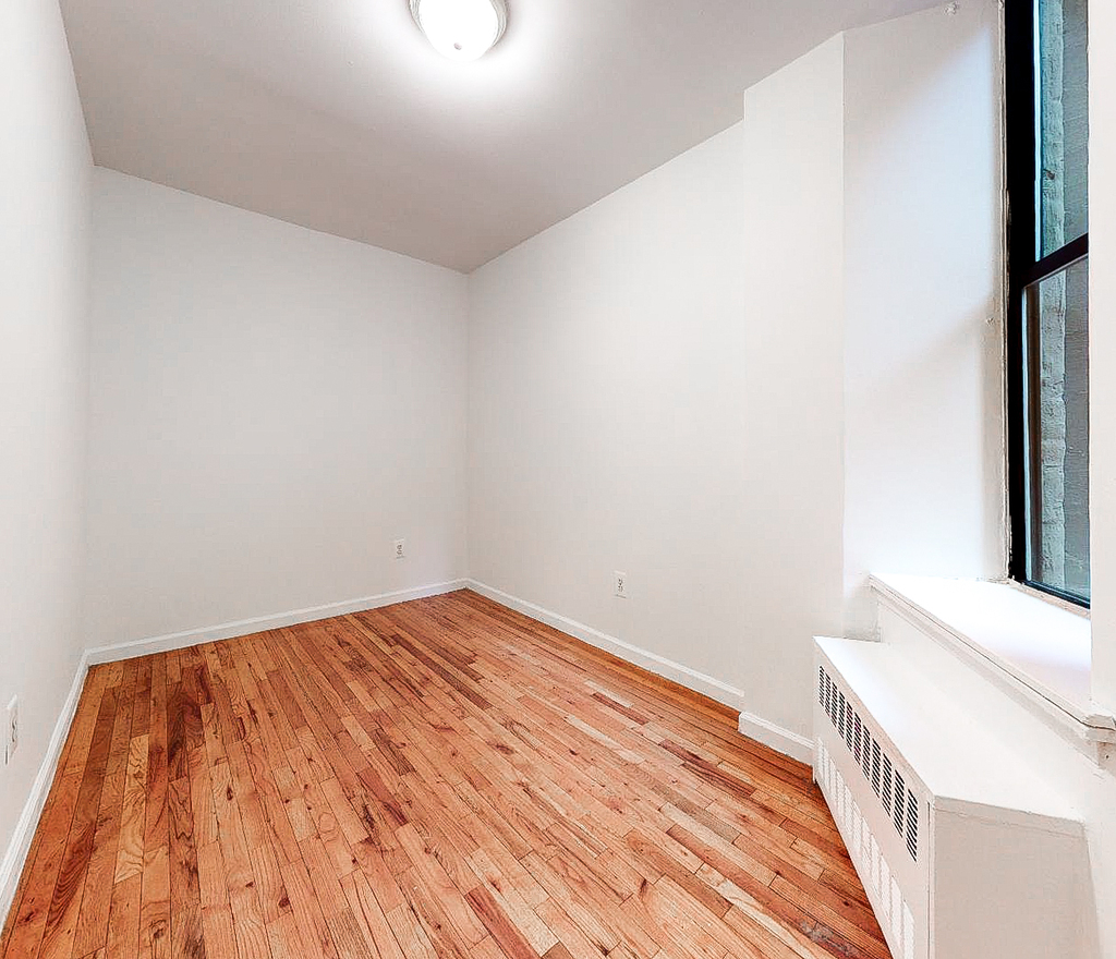 109 West 113th Street - Photo 4