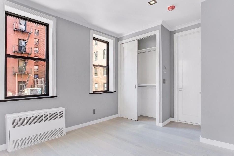 215 East 26th Street - Photo 13