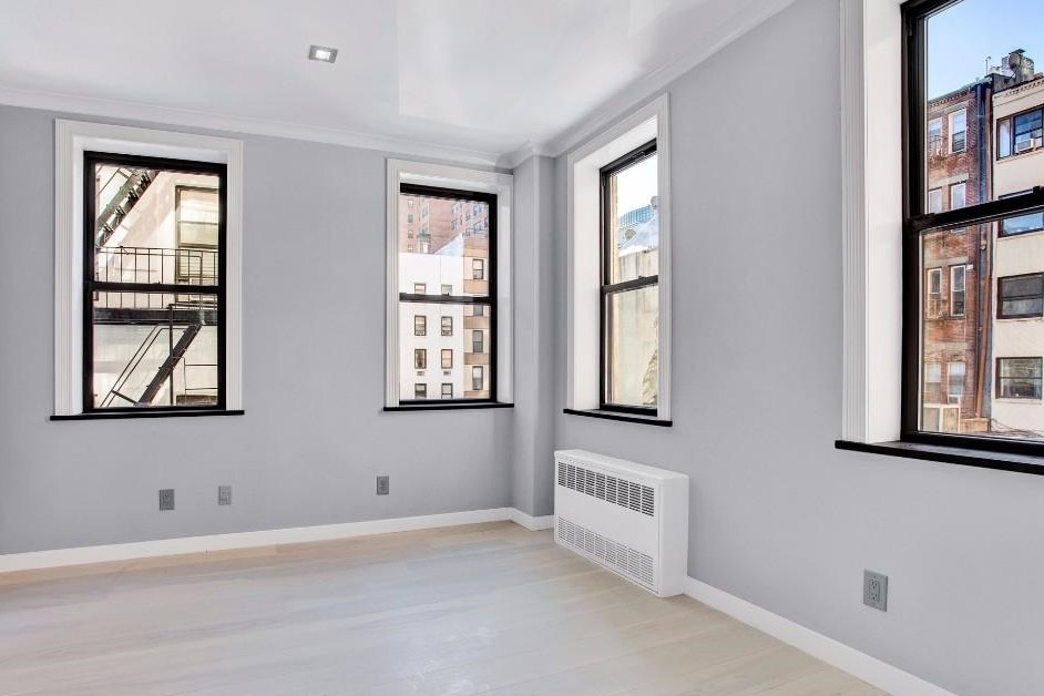 215 East 26th Street - Photo 14