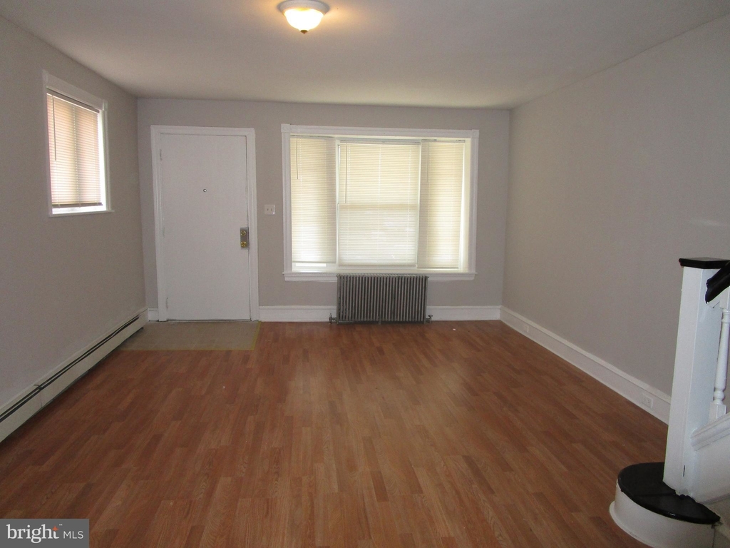 902 W Duncannon Avenue - Photo 4