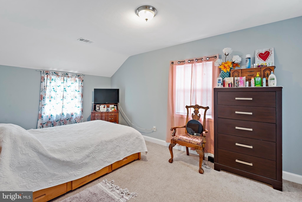 10709 Amherst Avenue - Photo 11