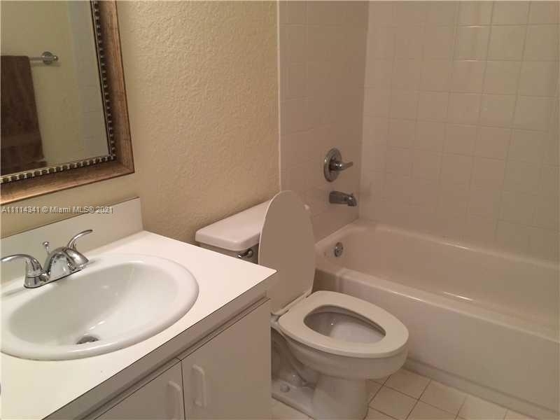 1070 Nw 123rd Ct - Photo 9