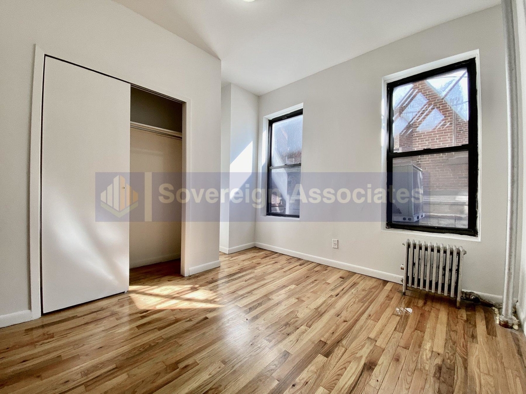 1270 First Avenue - Photo 3