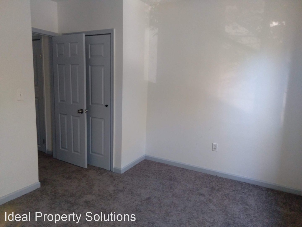 1021 N Pine Street - Photo 7