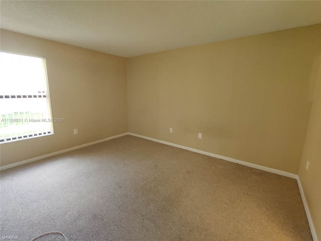 2192 Sw 80th Ter - Photo 2