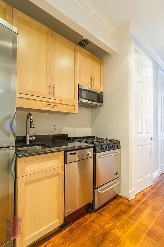 202 East 13th Street - Photo 1