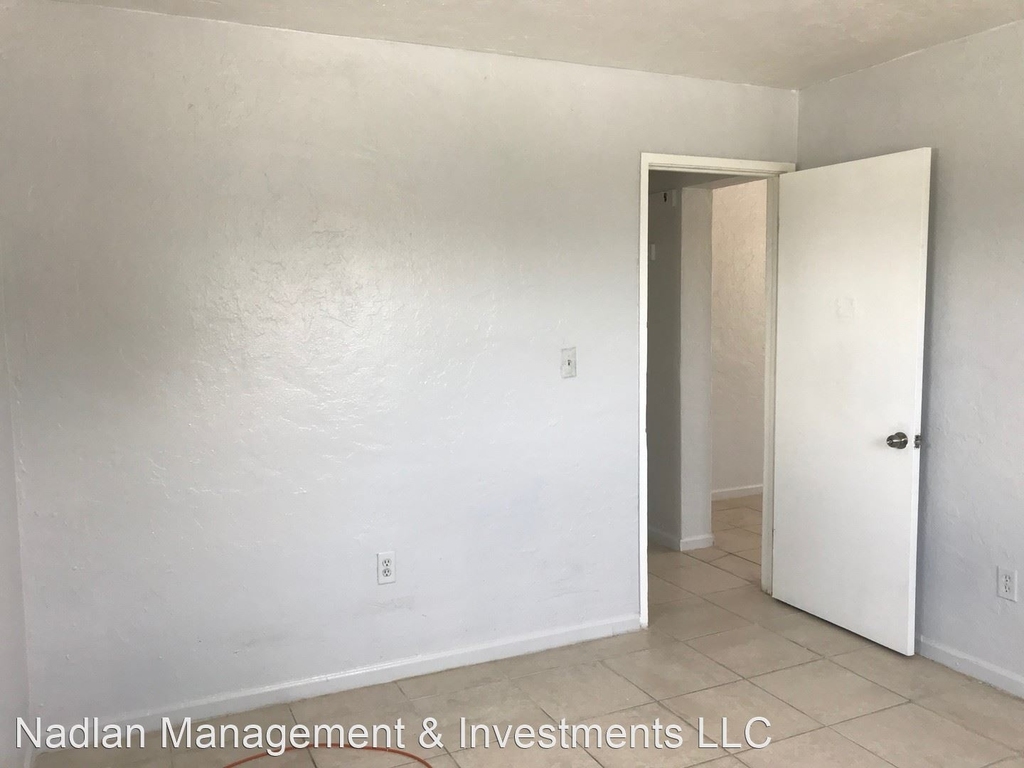 1210 Nw 2 Ave - Photo 6