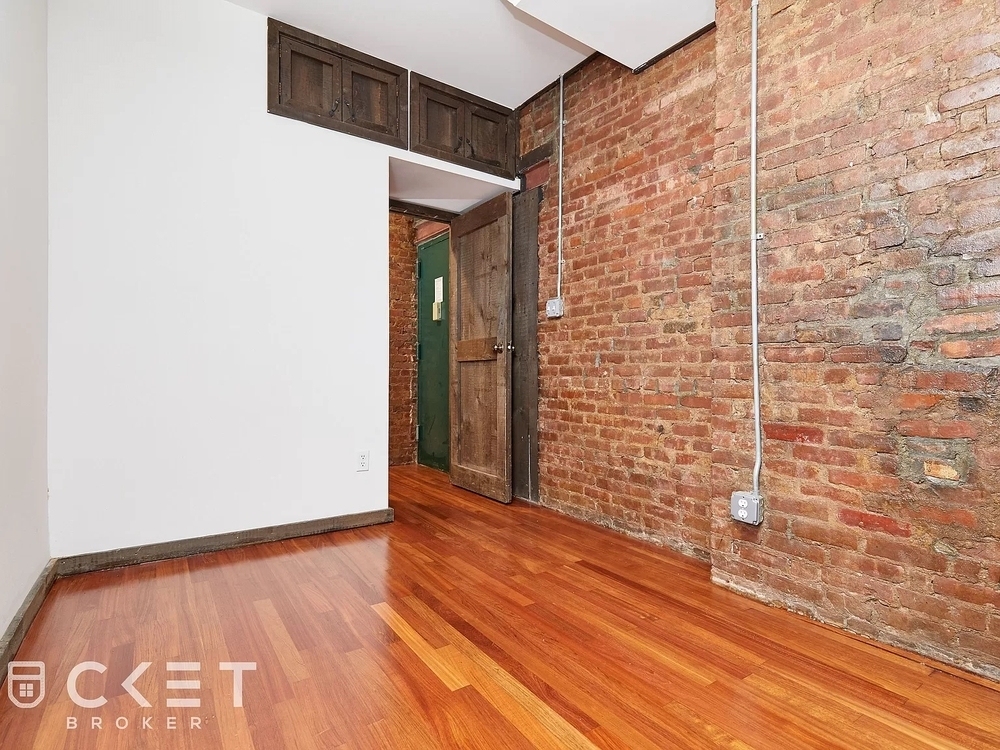 413 East 13th Street - Photo 7