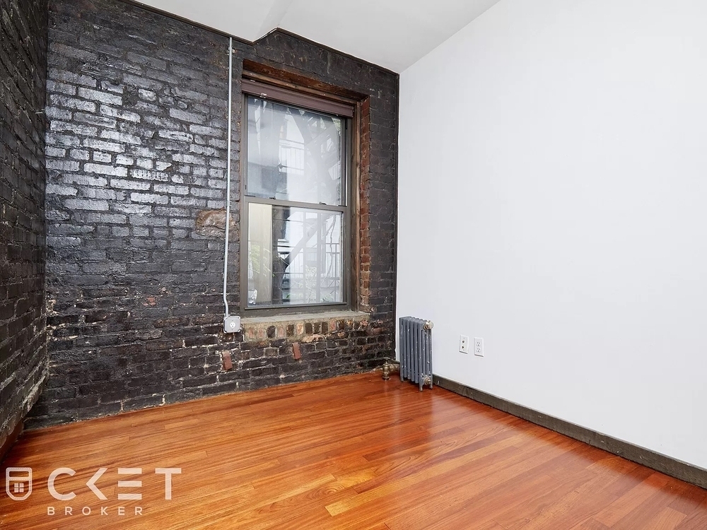 413 East 13th Street - Photo 9