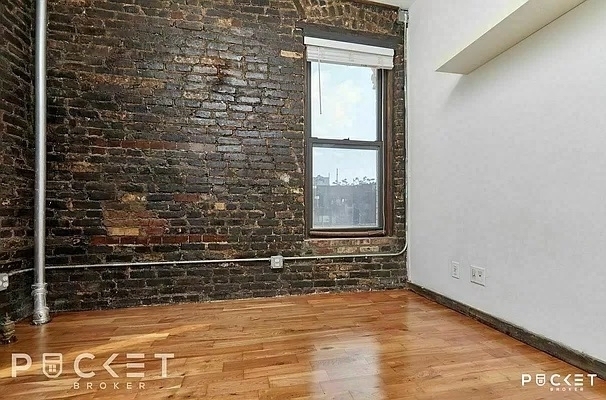 647 East 11th Street - Photo 5