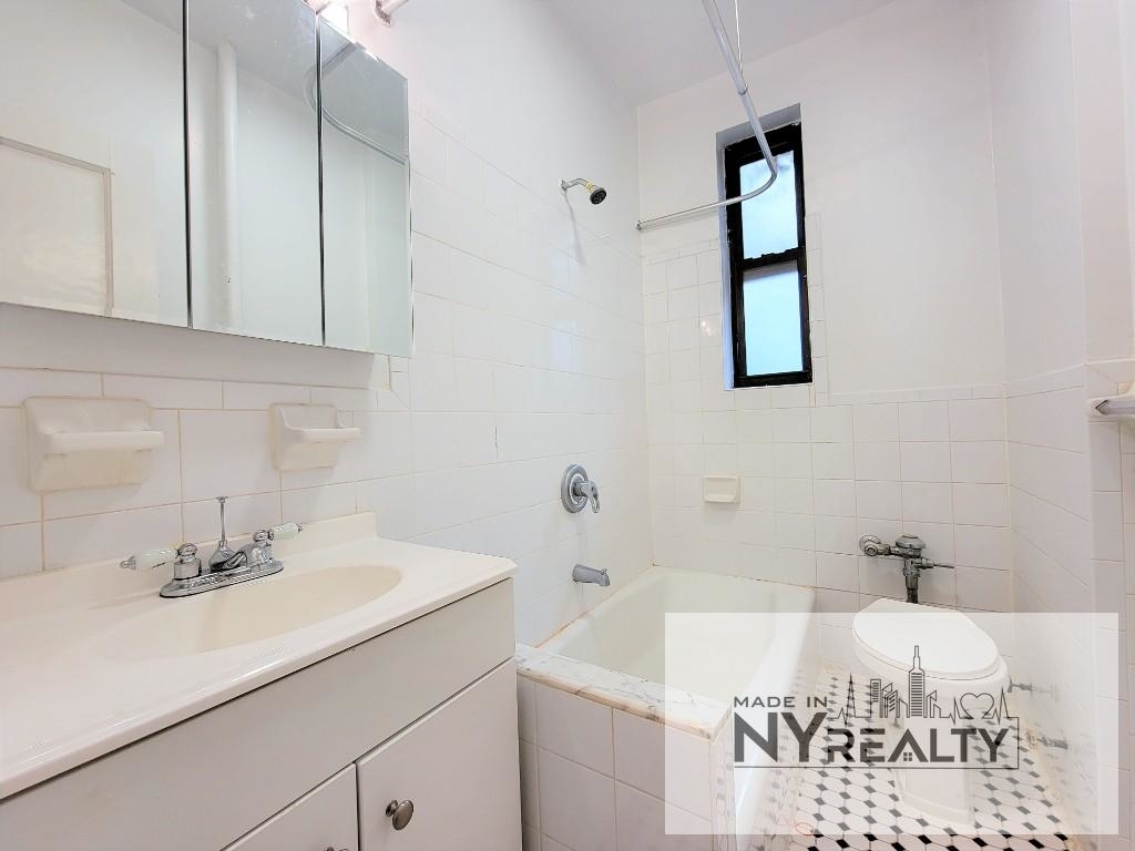 25-21 31st Ave - Photo 3