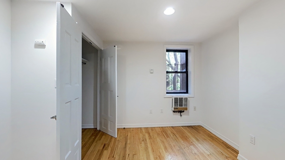 126 East 7th Street - Photo 3