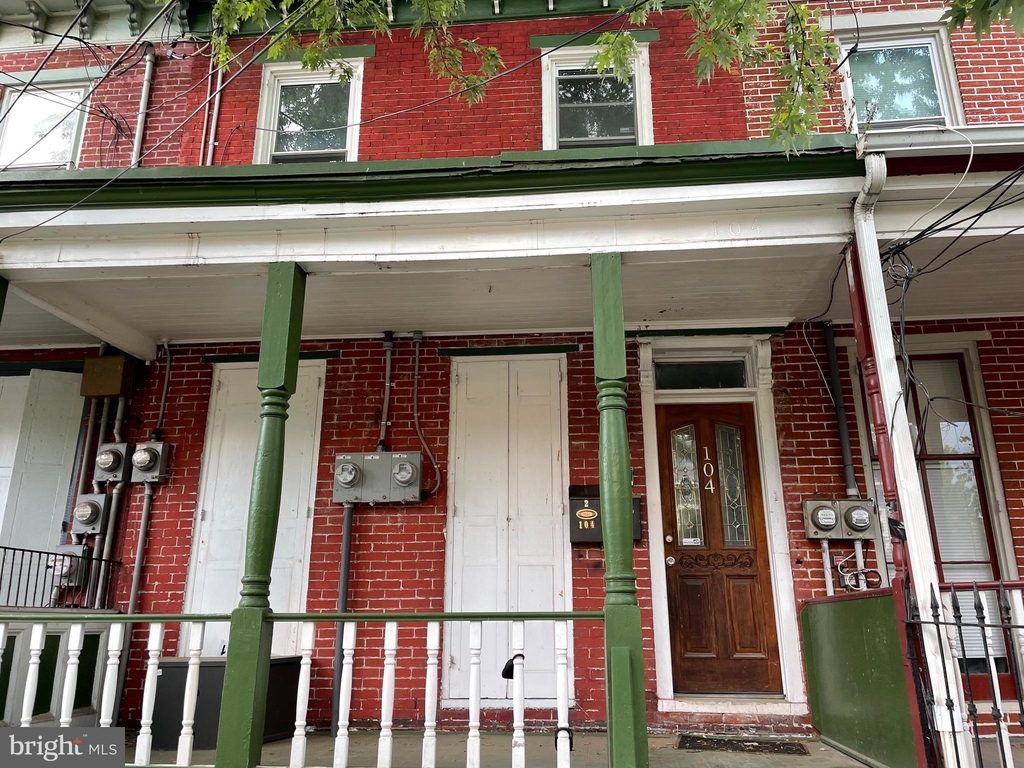 104 Linden Street - Photo 0