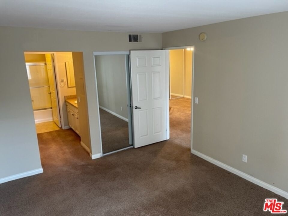 5520 Owensmouth Ave - Photo 9