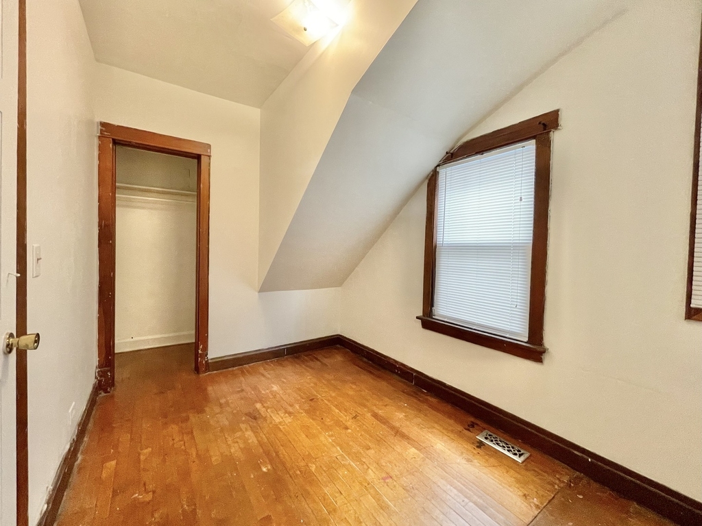 2923 North Springfield Avenue - Photo 5