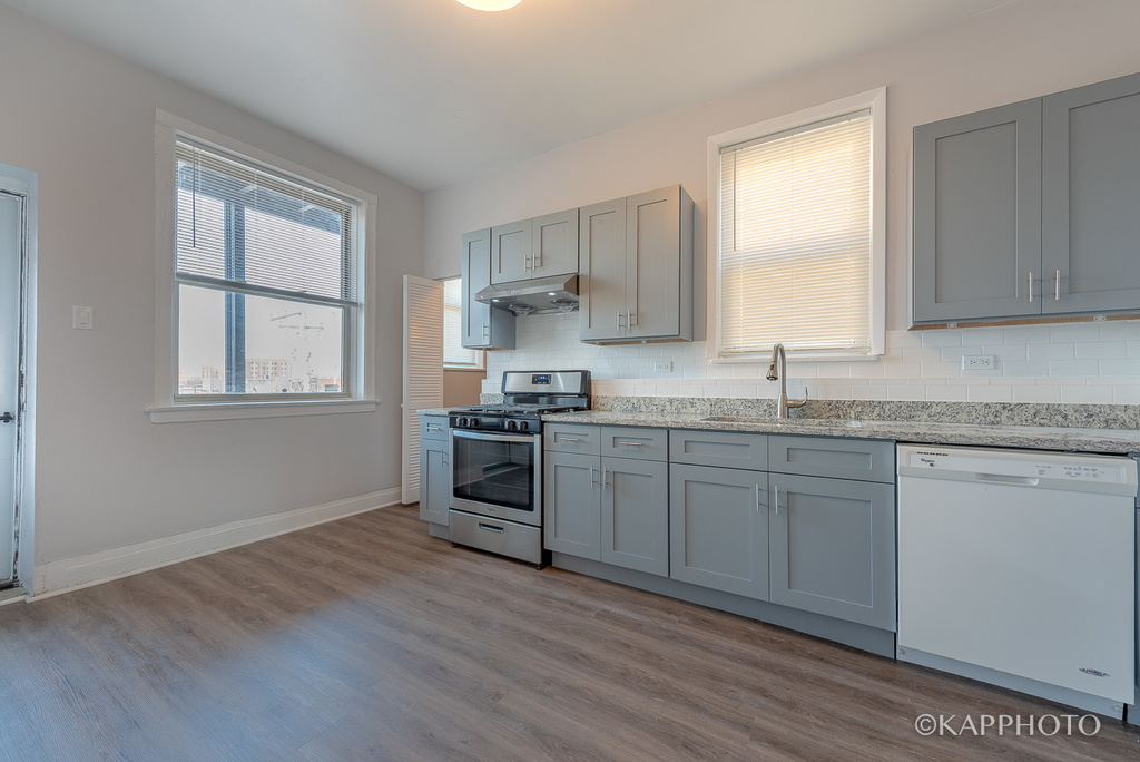 2120 South Halsted Street - Photo 6