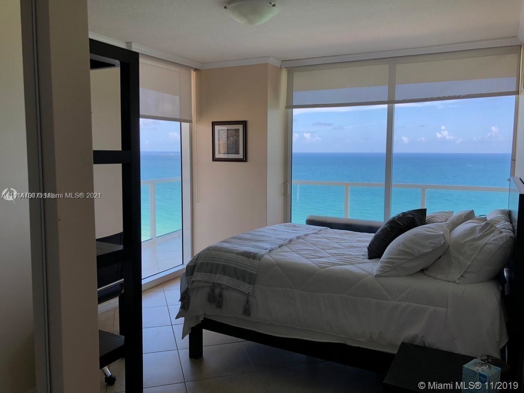 16699 Collins Ave - Photo 8