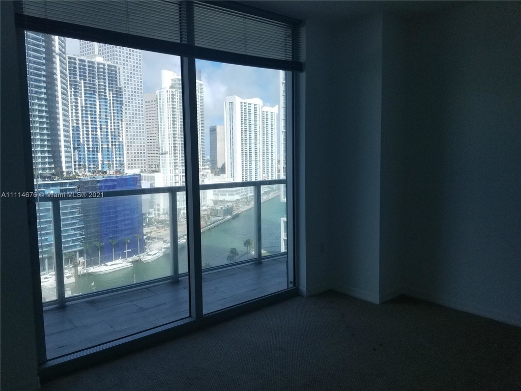 500 Brickell Ave - Photo 4