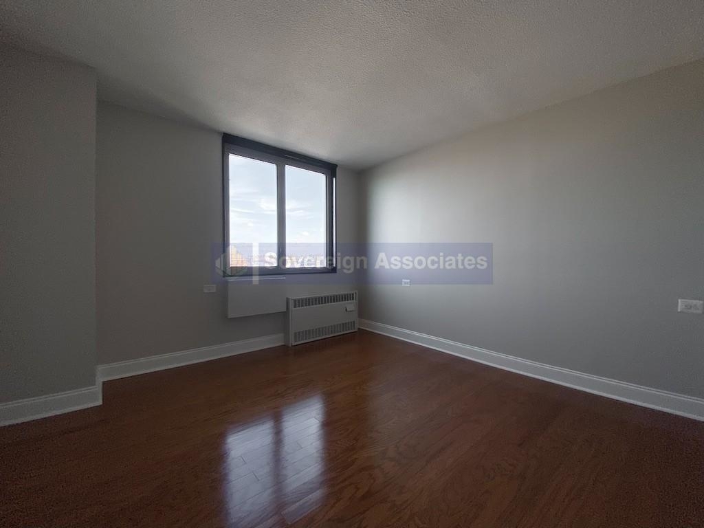 3333 Broadway - Photo 4