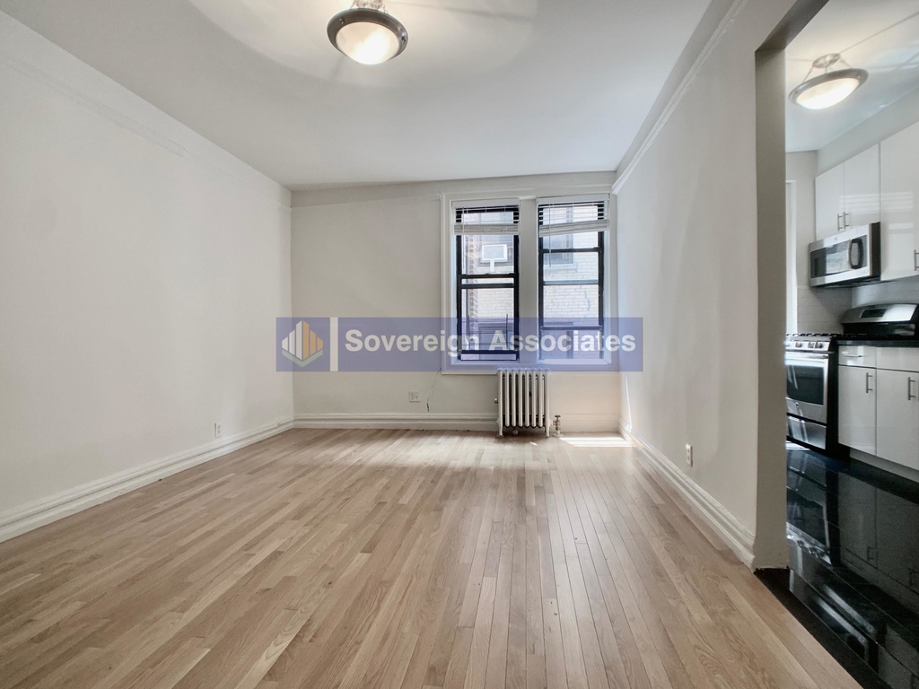 282 Cabrini Boulevard - Photo 1