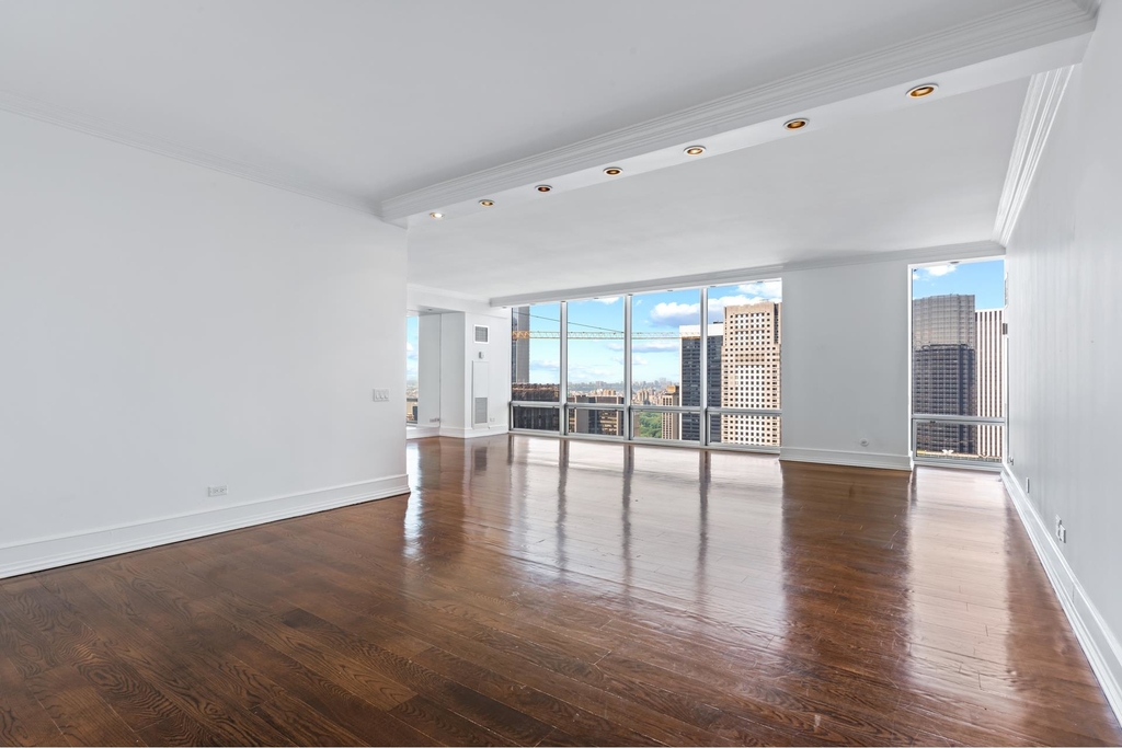 641  Fifth Ave - Photo 3