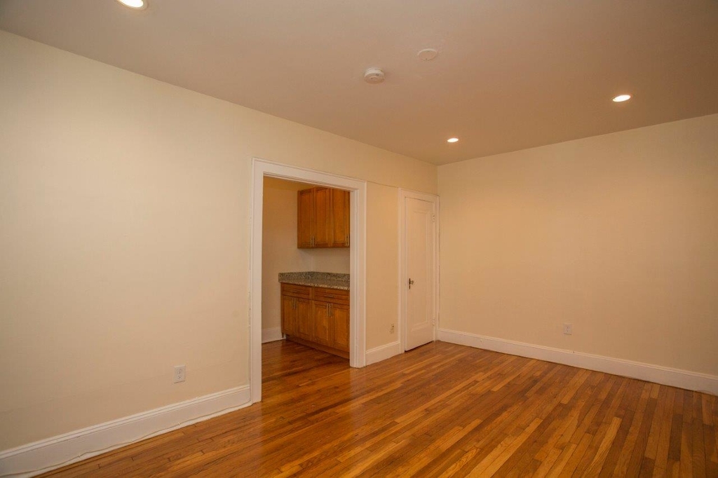 139 Highland Ave. - Photo 5