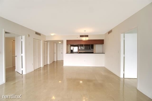 1800 N Bayshore Dr Apt 2203 - Photo 5