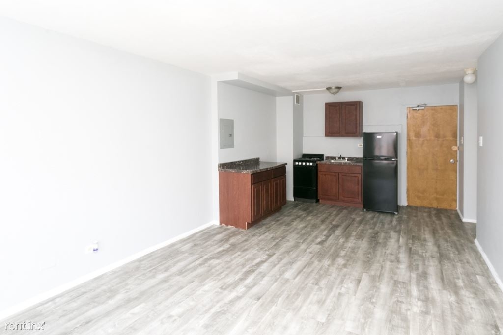 7333 N. Ridge, Unit 311 - Photo 6