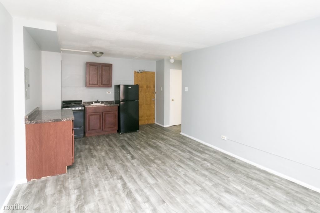 7333 N. Ridge, Unit 311 - Photo 8