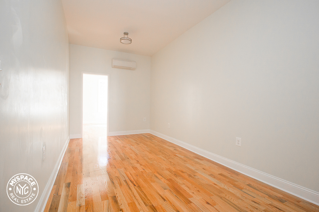 420 Bleecker Street - Photo 2