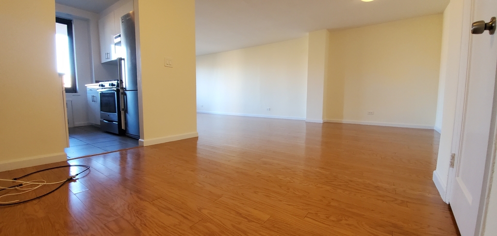 2186 FIFTH AVENUE - Photo 2