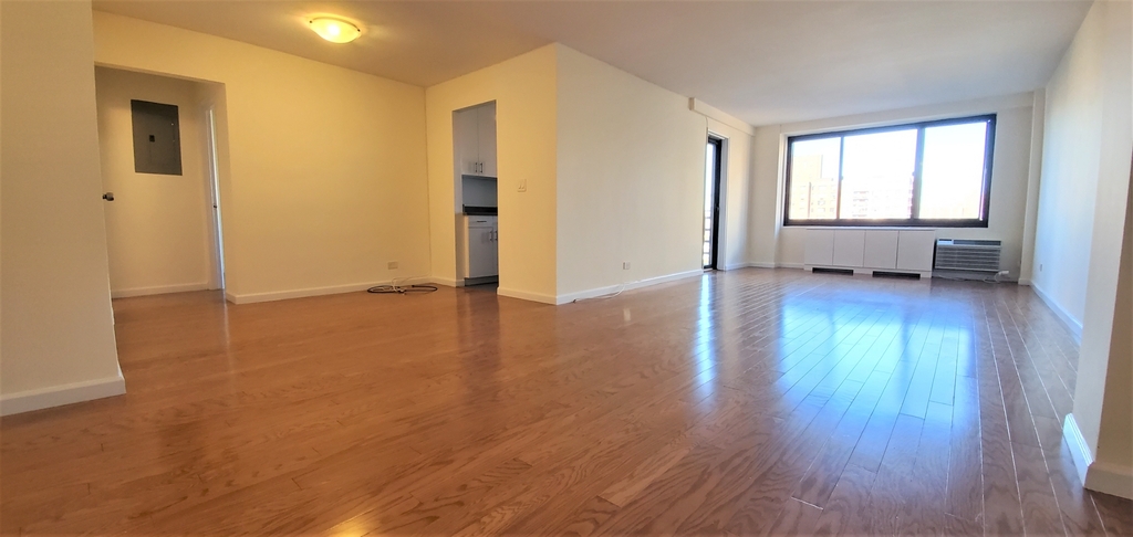 2186 FIFTH AVENUE - Photo 1