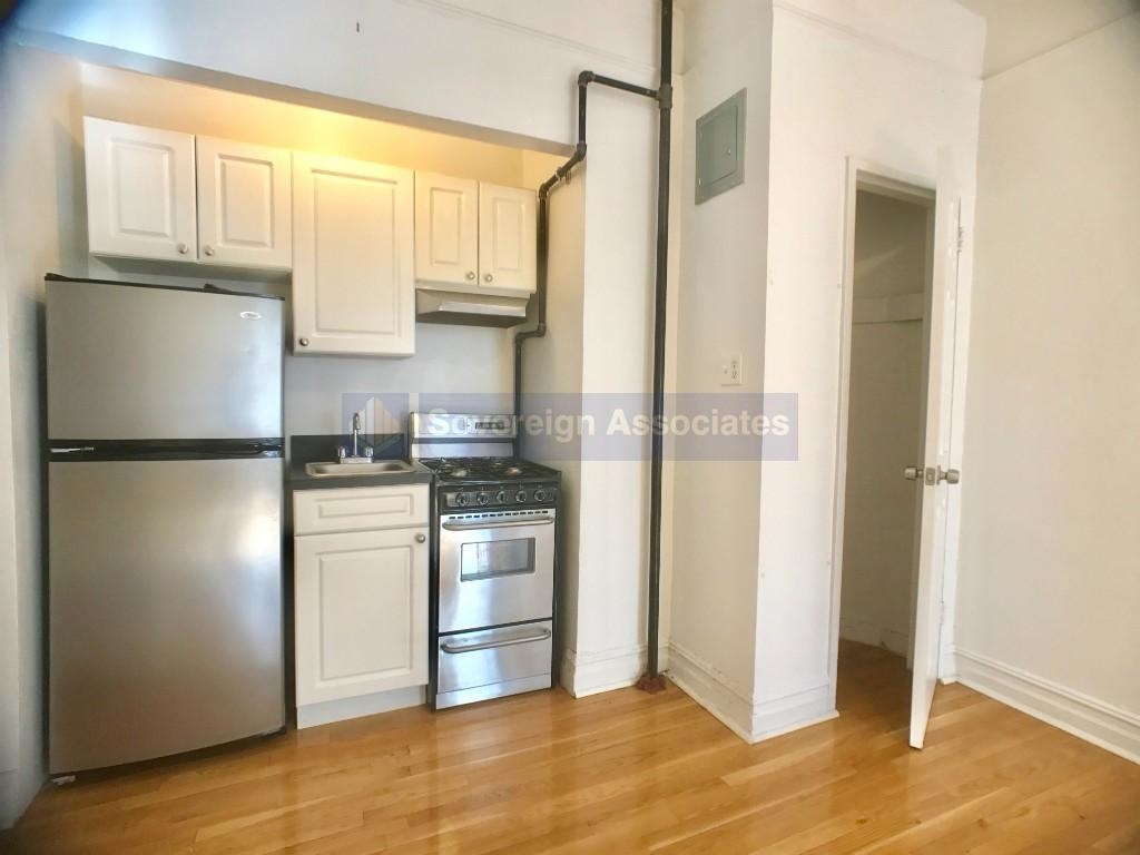 936 West End Avenue - Photo 3