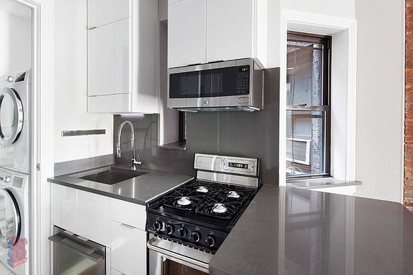 697 tenth Avenue - Photo 1