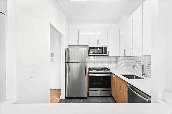 200 East 87th Street - Photo 3