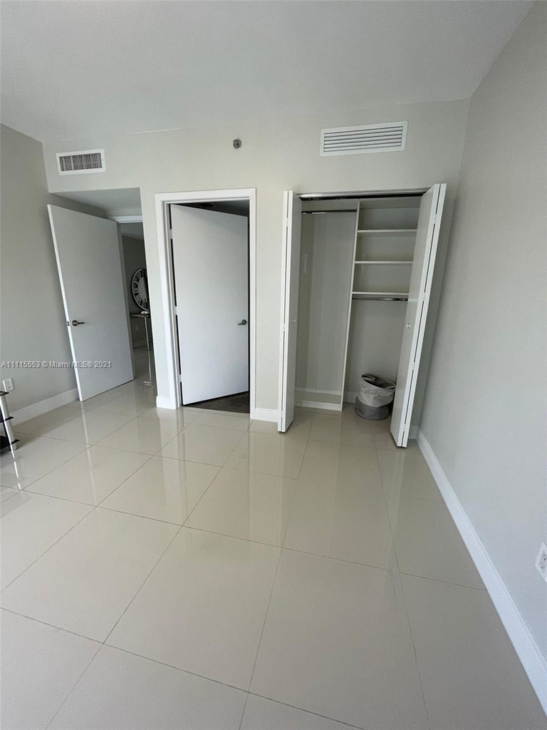 495 Brickell Ave - Photo 3