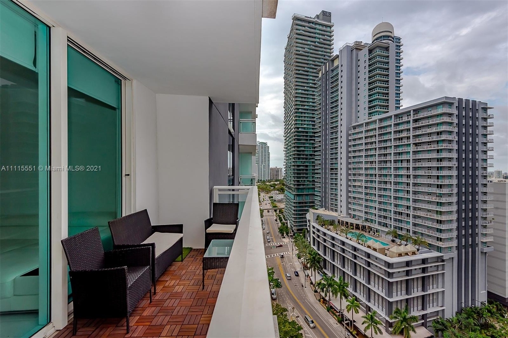 1080 Brickell Ave - Photo 2